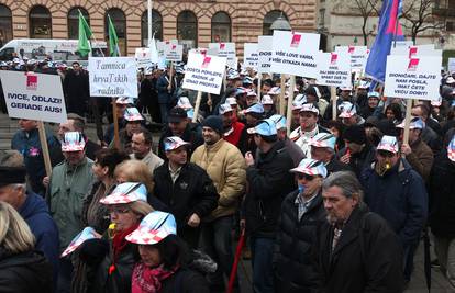 Prosvjed povodom otpuštanja u HT-u: 'Radnici  iznad profita'