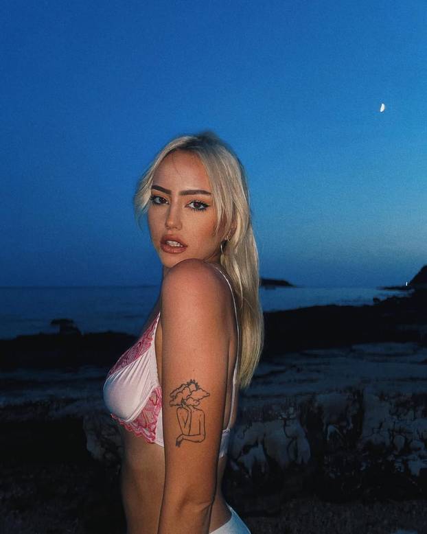 FOTO Tko je Kristina iz 'Braka na prvu'? Voli oskudne bikinije, a otkrila je i što je radila na sebi