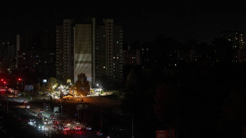 Novi ruski napadi: Poginuo radnik nuklearke Zaporižja, projektili pogodili Kijev