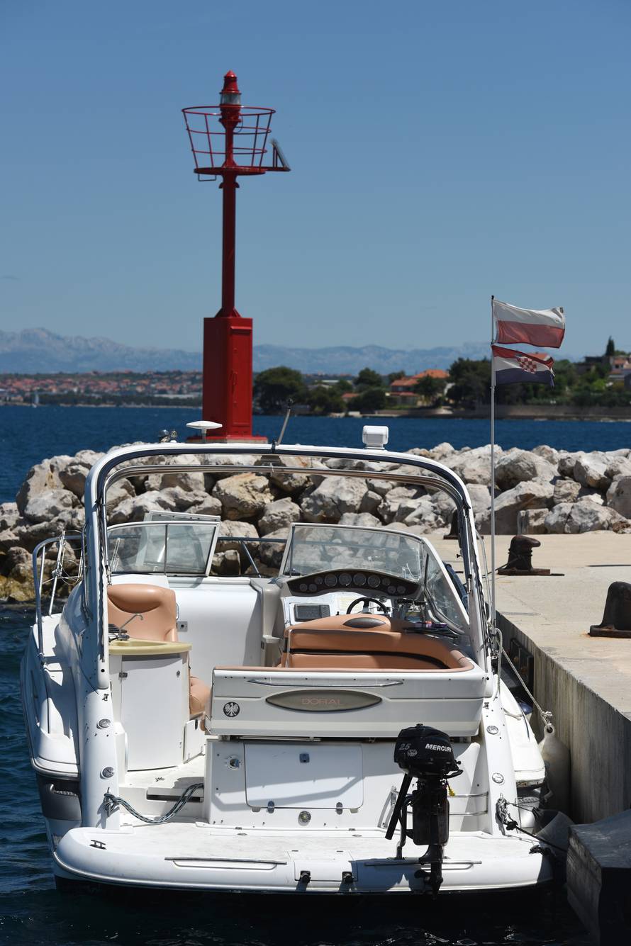 Strava na Ugljanu: Istukao je ženu, pa je pustio da se utopi...