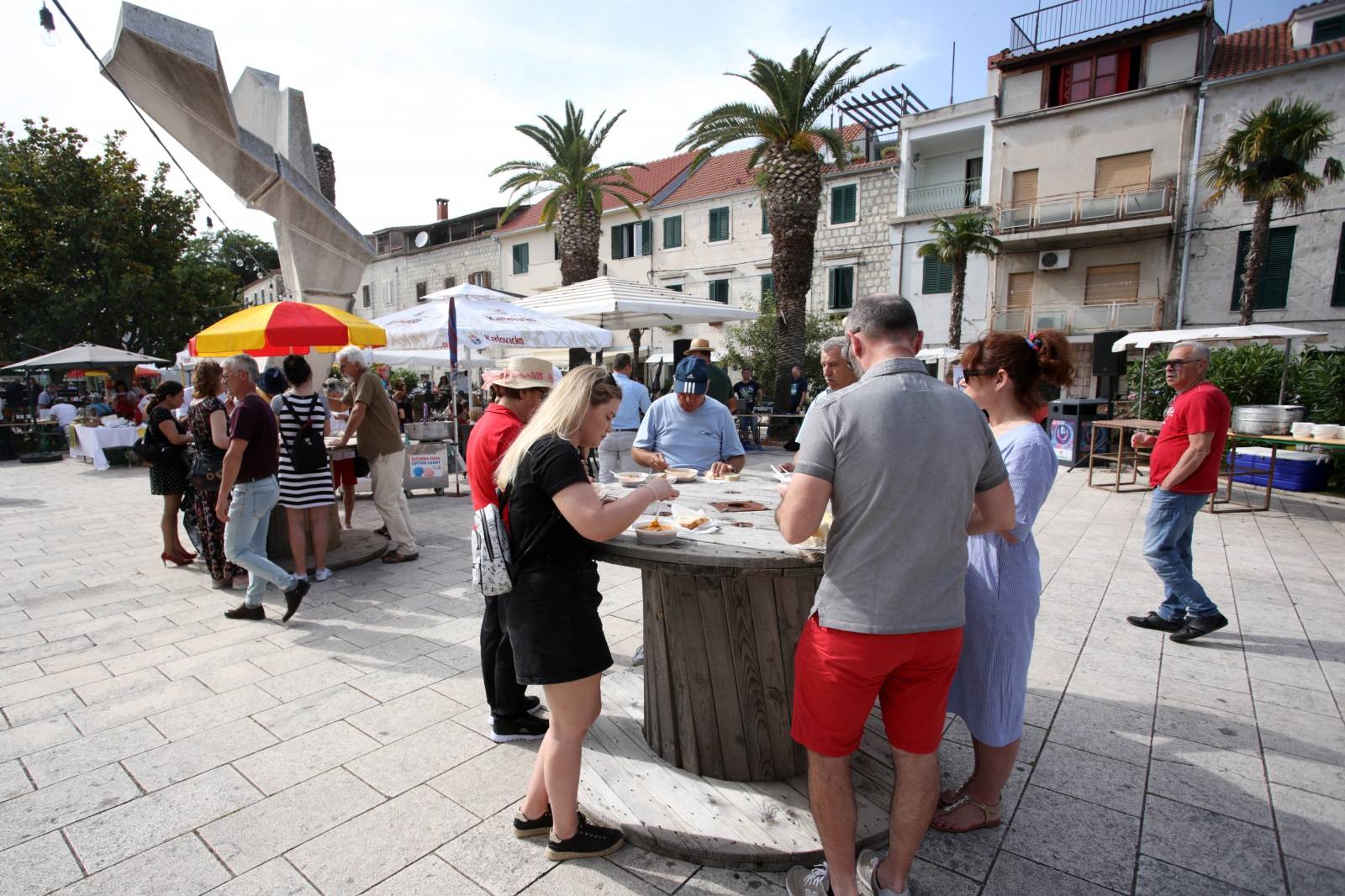 U KaÅ¡tel Kambelovcu odrÅ¾ana FeÅ¡ta od boba