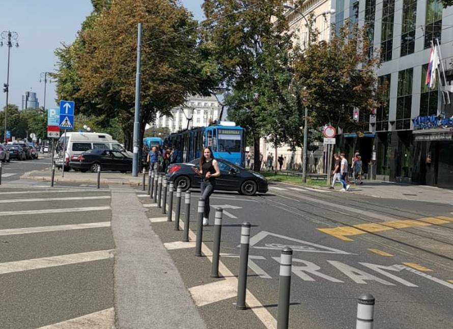 Nesreća u Zagrebu: Sudarili se taxi i tramvaj, dvoje ozlijeđeno