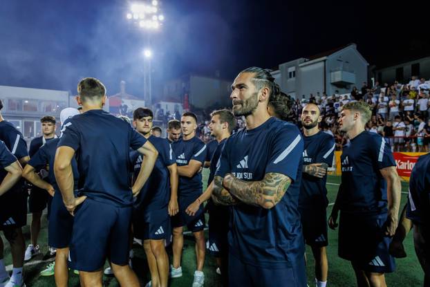 Split: Igrači Hajduka posjetili su Torciida kup