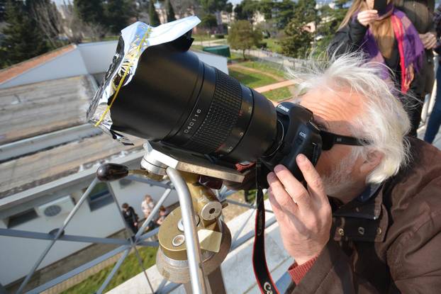 Pula: Astronomsko društvo Istra organiziralo promatranje djelomi?ne pomr?ine Sunca 