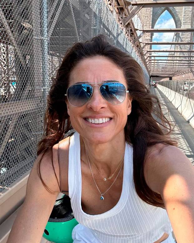 FOTO Slavna tenisačica prkosi godinama. Zavela Trumpa, a sad ljubi 18 godina mlađeg?