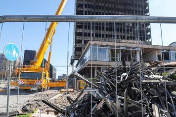 Vjesnikov neboder radnici pripremaju za ru&scaron;enje