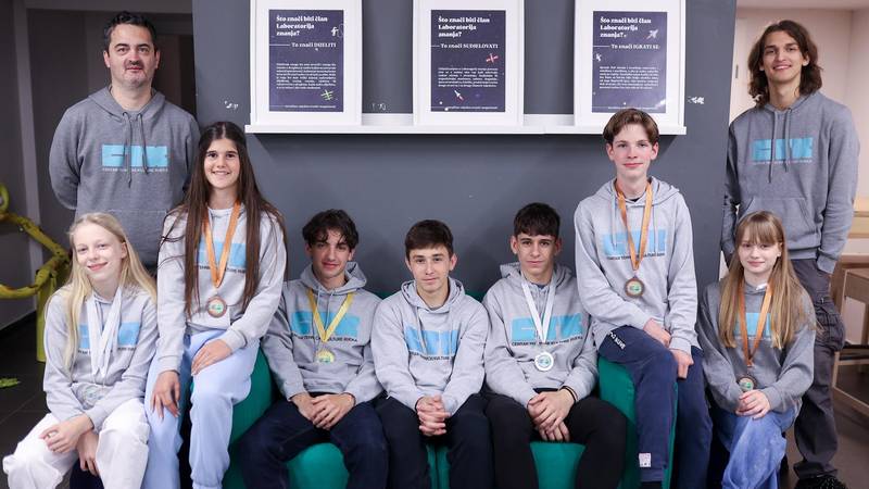 Rekordan uspjeh: Riječki učenici na državnom natjecanju iz informatike uzeli osam medalja