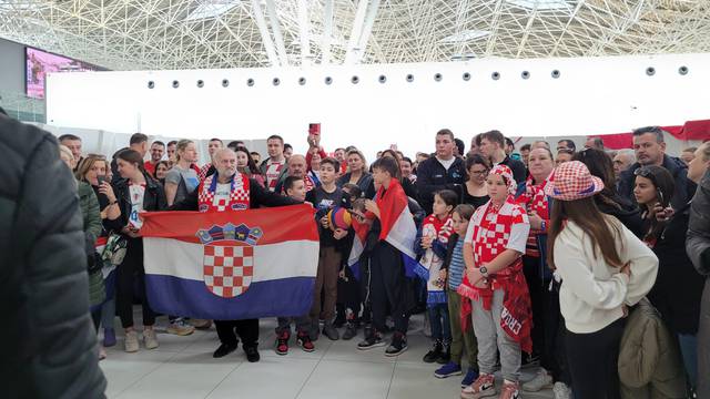 VIDEO Pogledajte atmosferu s dočeka 'barakuda' u Zagrebu