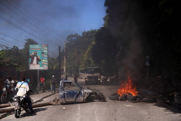 Over two dozen killed as gangs attempt to attack Haiti suburb