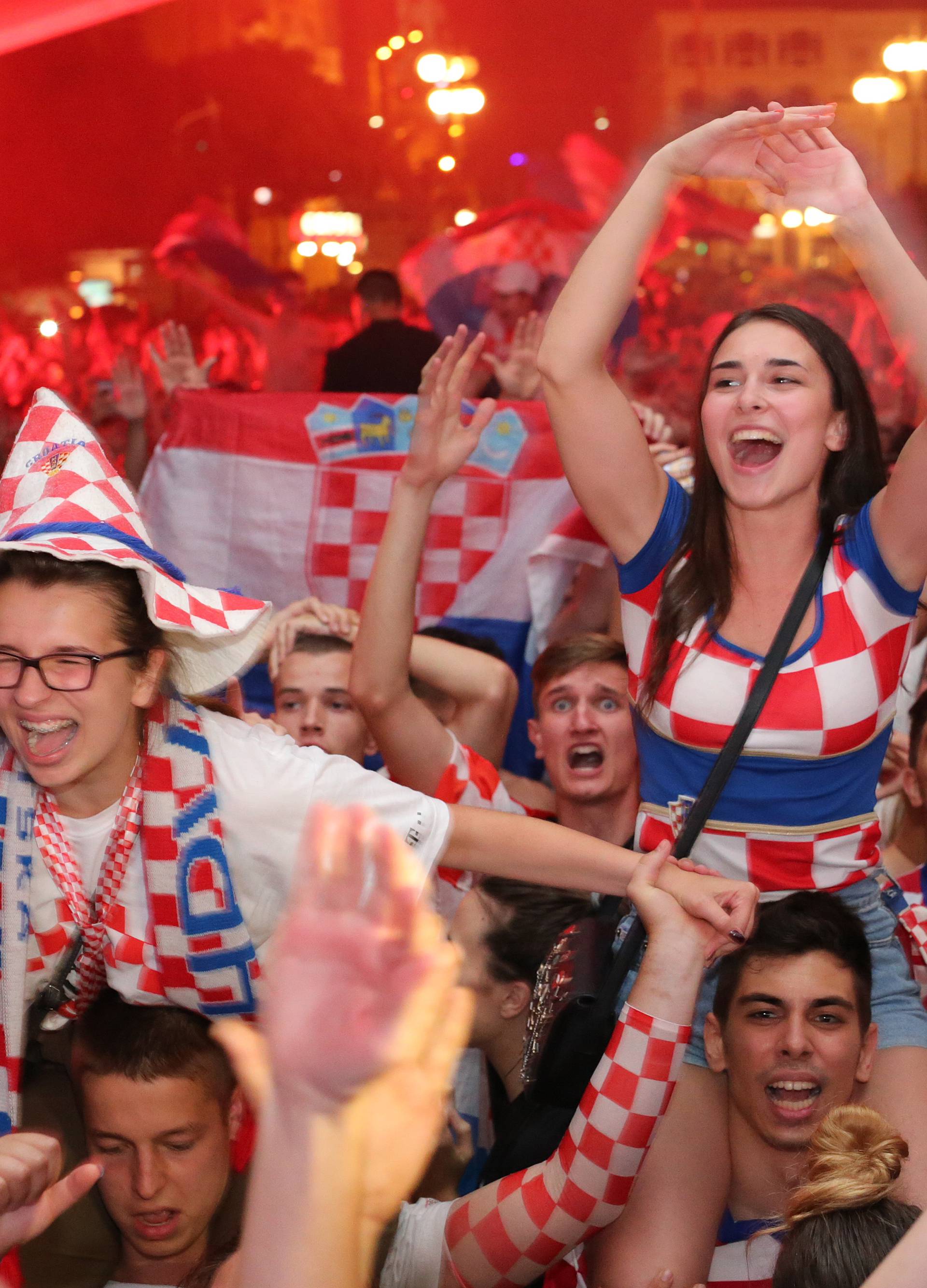 NavijaÄi na Gatu Karoline RijeÄke slave pobjedu Hrvatske u polufinalu Svjetskog prvenstva
