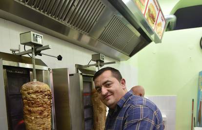 'Još ima dobrih ljudi': Otvorio je lokal pa sve častio kebabom