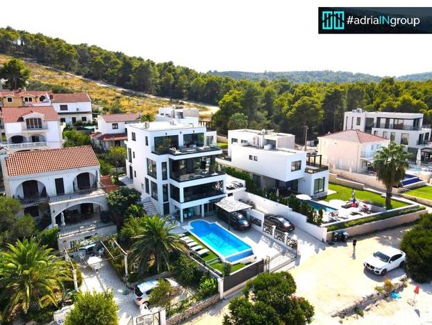 FOTO 'Holivudska' vila na Čiovu ima sve da se osjećate poput zvijezde, a toliko i košta