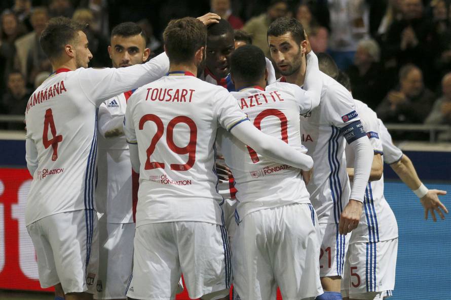 Football Soccer - Olympique Lyon v AS Roma