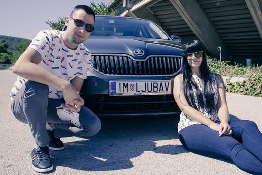 Auto ljubavi: 'Vozim Škodu, a ne Mercedes, ali sam u Imotskom atrakcija, baš se ljudi zagledaju'