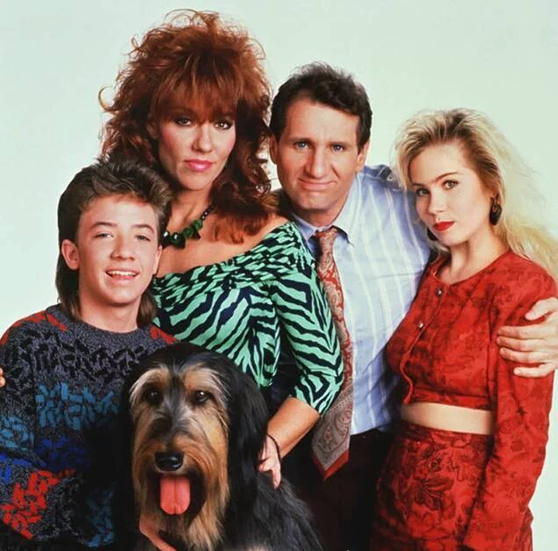 Married with children. Женаты и с детьми сериал 1987–1997. Семейка банди сериал. Женаты... С детьми (married… With children). Женаты и с детьми сериал.