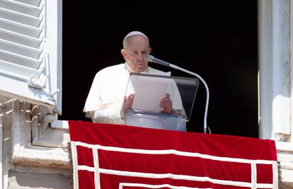 Papa Franjo tvrdi: Povećana potrošnja na obranu je ludilo