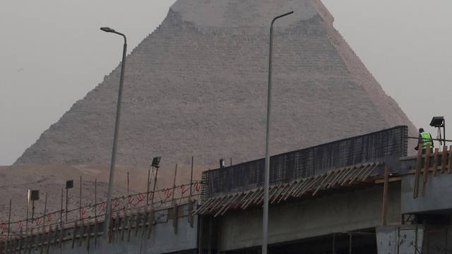 FILE PHOTO: New tourist walkway bridge project to connect the Grand Egyptian Museum and the archaeological area of the Sphinx and the Great Pyramids in Giza