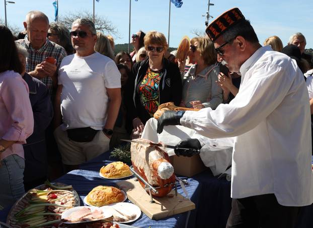 Šibenik: Podjela hrane na uskršnji ponedjeljak