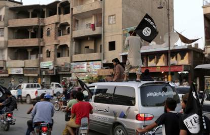 Protivnike su javno razapeli: ISIL proglasio Islamsku državu