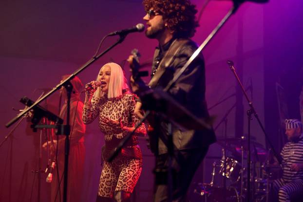 Maja Šuput održala koncert u Crikvenici povodom maškara