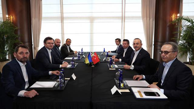 Turkish and Ukrainian Foreign Ministers meet in Antalya
