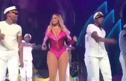 Nije joj se dalo: Plesači su divu Mariah morali nositi po bini