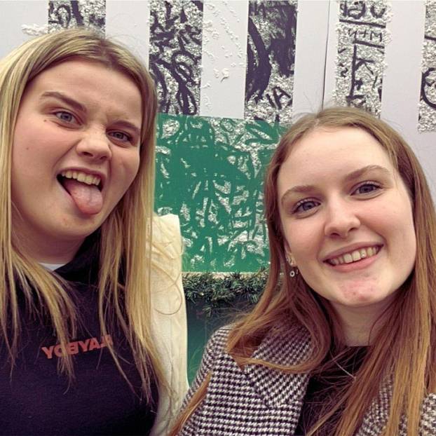 Tko su zvijezde nove hit serije 'Sram': Sjajno glume tinejdžere, neki imaju i preko 30 godina