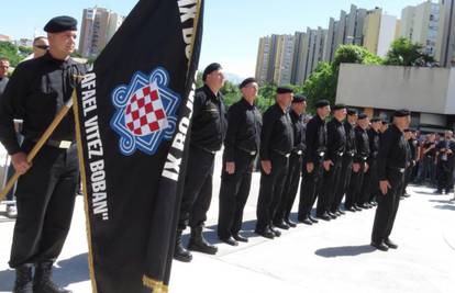 Ustaštvo je zabranjeno. Ali ne ako je upisano u grbu HOS-a