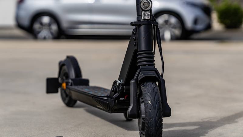 Mrtav pijan vozio el. romobil u Pitomači: Dobio kaznu 120 eura