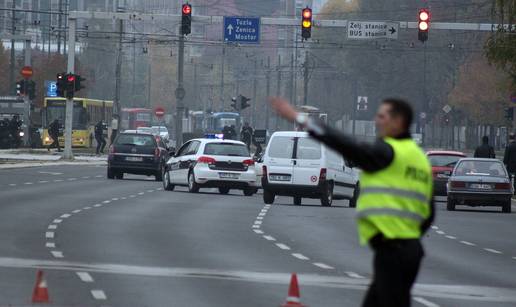 Ubojstvo u Tuzli: Ubio &zcaron;enu na ulici pred o&ccaron;ima njihova sina