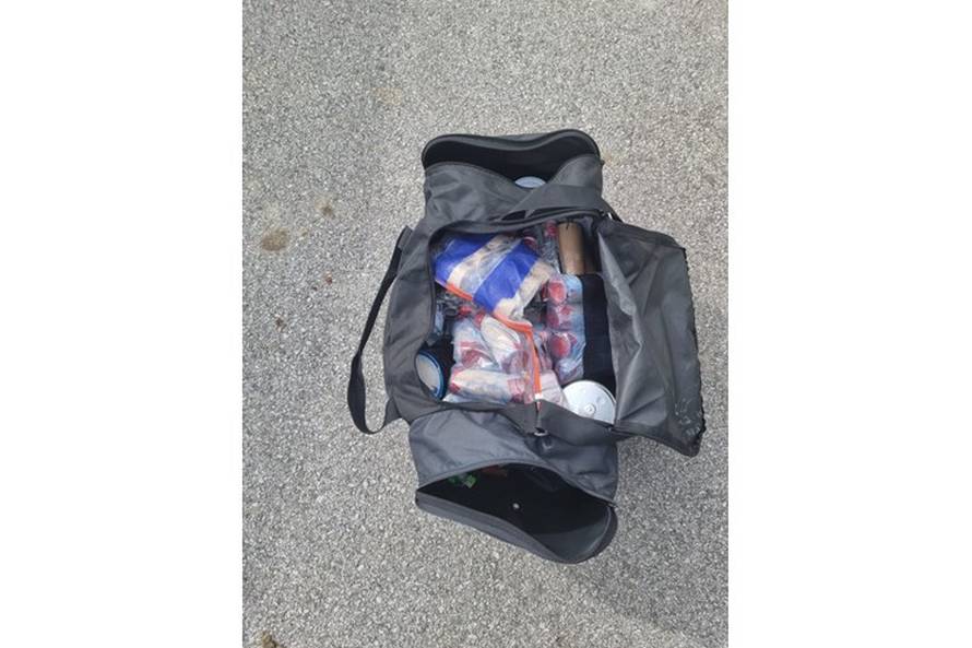 Priveli su 11 ljudi, pronašli hrpu pirotehnike. Izbio sukob nakon utakmice, stigli su i specijalci...