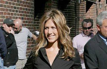 Jennifer Aniston hoda s plesačem Britney Spears?