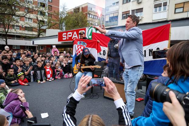 Zagreb: Doček najbolje svjetske slalomašice Zrinke Ljutić u njezinom kvartu Sloboštini