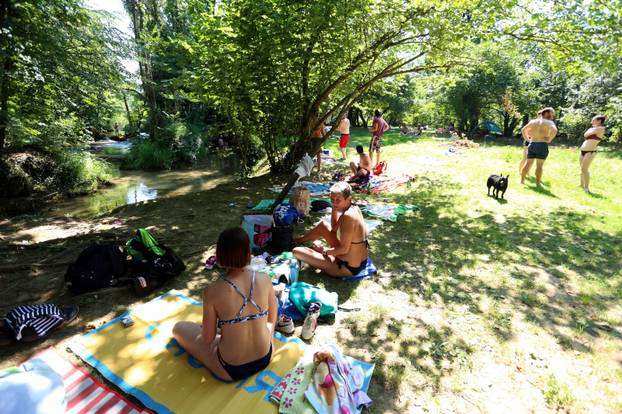 Brojna kupališa rijeke Mrežnice