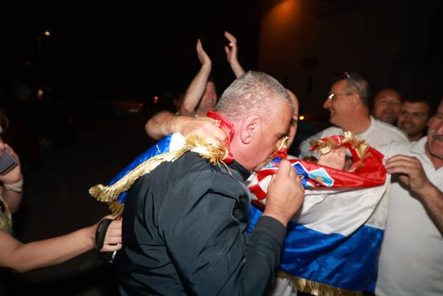 Sinj: Atmosfera u stožeru Mire Bulja nakon rezultata izbora