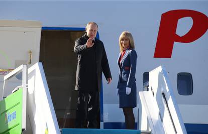 Putinova misteriozna plavuša: Uvijek ga prati na putovanjima