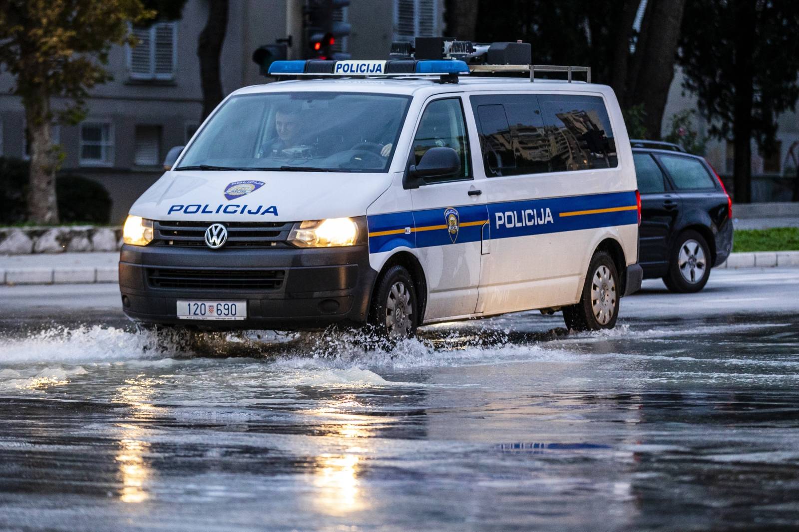 Split: Došlo do puknuća vodovodne cijevi u Ulici Ruđera Boškovića