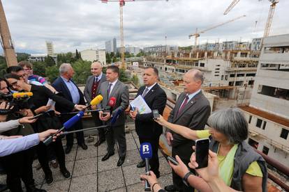 Rijeka: Ministar Vili Beroš u obilasku KBC Rijeka i gradilišta nove bolnice na Sušaku