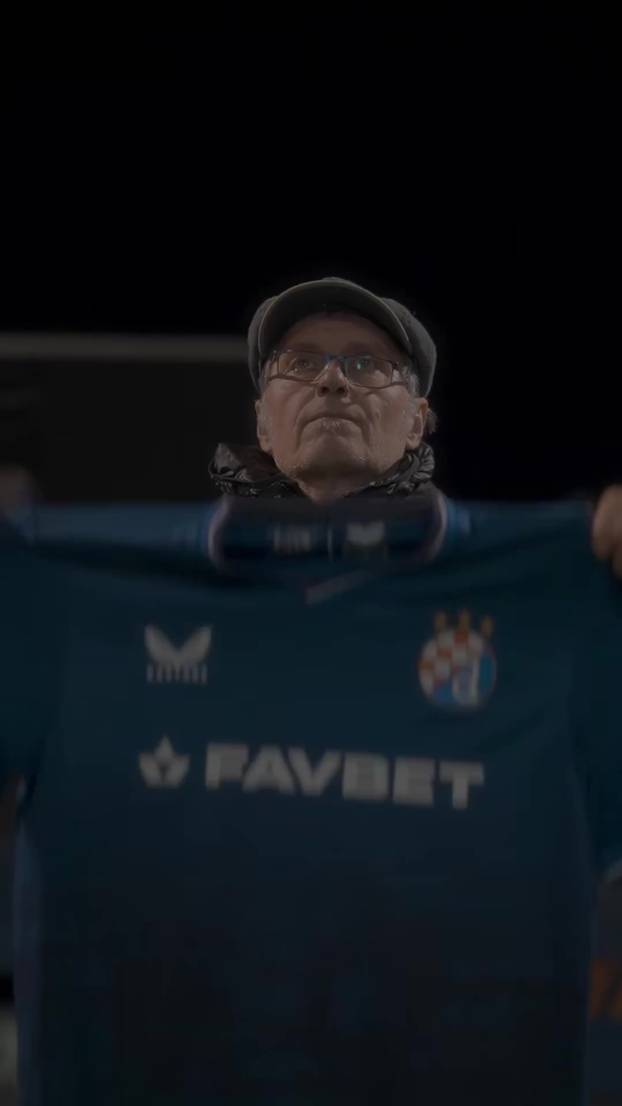 FOTO Dinamo prvi put zaigrao u četvrtom dresu! Dizajnirao ga je autor himne Bad Blue Boysa