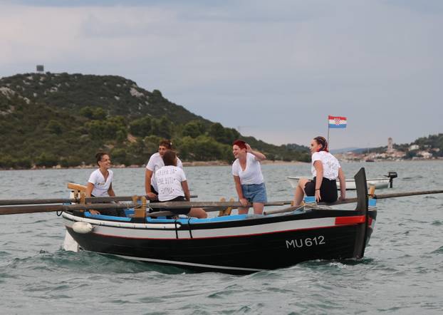 FOTO Ženska regata u Betini oduševila mještane i turiste