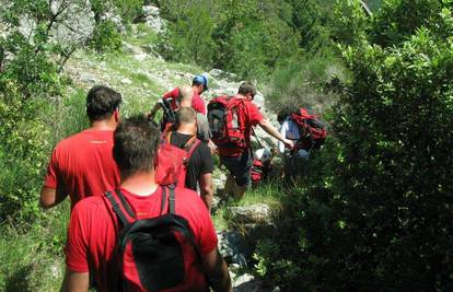 Turist (80) poskliznuo se i pao na Biokovu: Spašavao ga HGSS