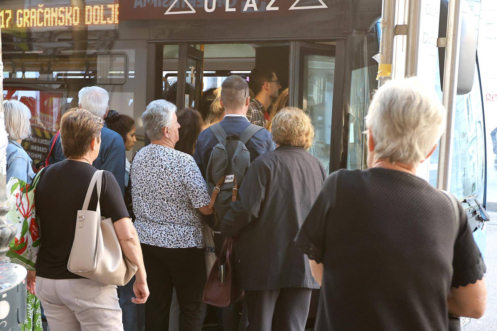 Zagreb: Velike gužve na autobusnoj  liniji 617