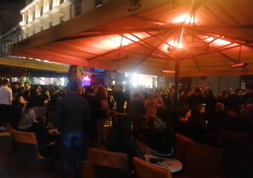 Hrpa ljudi u centru Zagreba: Na terasama se družilo i zapjevalo