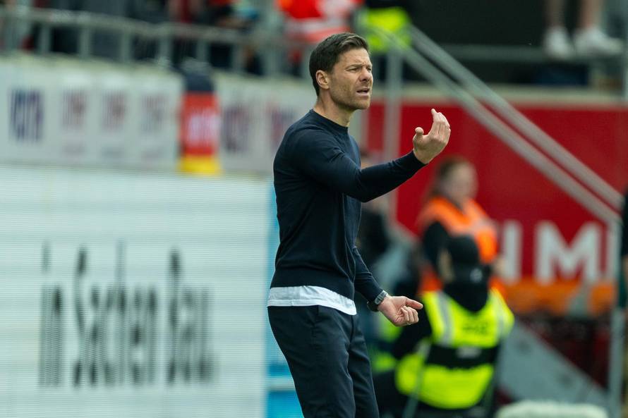 GER, 1. FC Heidenheim vs. Bayer 04 Leverkusen, Fussball, Bundesliga, 28. Spieltag, Spielzeit 2024/2025, 05.04.2025