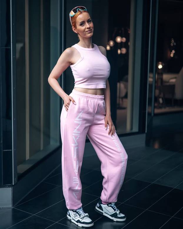 FOTO Nije joj jasno zašto joj blokiraju Instagram: 'Ne vidim ništa preseksi u svojim fotkama'