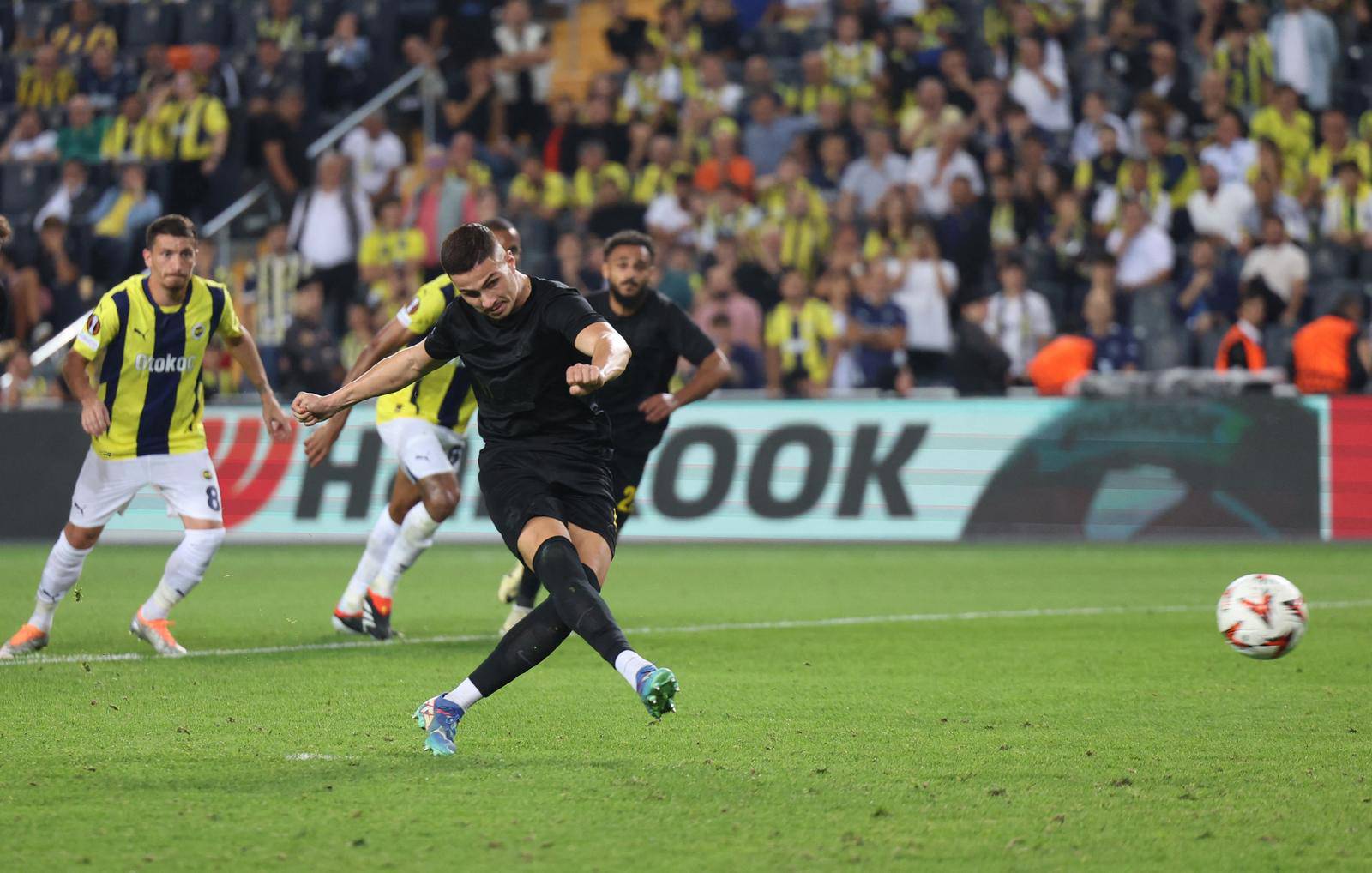 Europa League - Fenerbahce v Union Saint-Gilloise