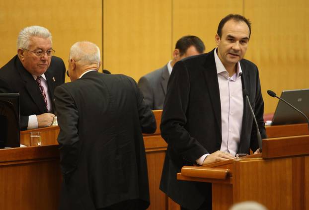 Šibenik: 20. 02.1966. ro?en vaterpolist i politi?ar Perica Buki?