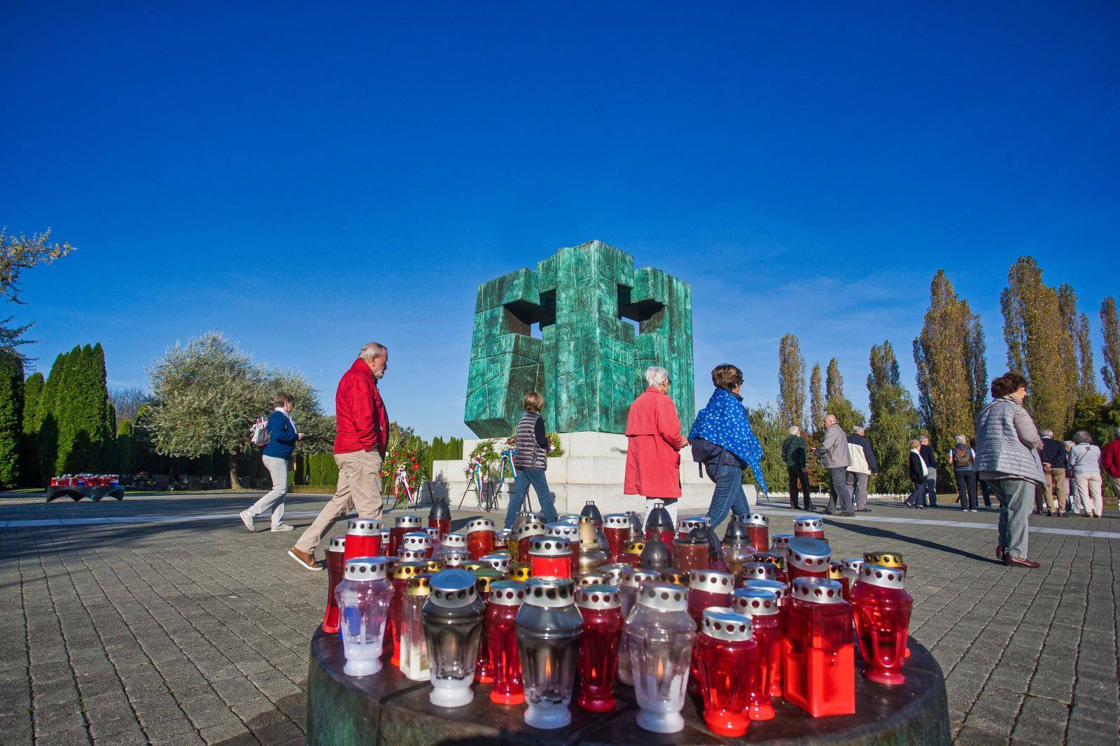 Memorijalno groblje žrtava iz Domovinskog rata u Vukovaru