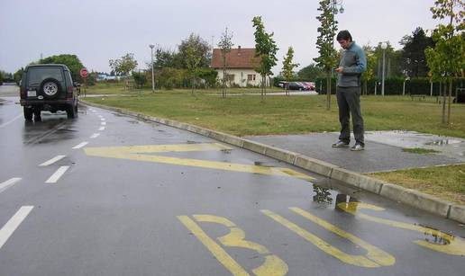 Nije lopov uzeo stajalište, već su ga odveli na remont