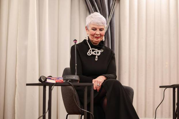 Zagreb: Promocija knjige Žene koje mašu rukama Jadranke Kosor